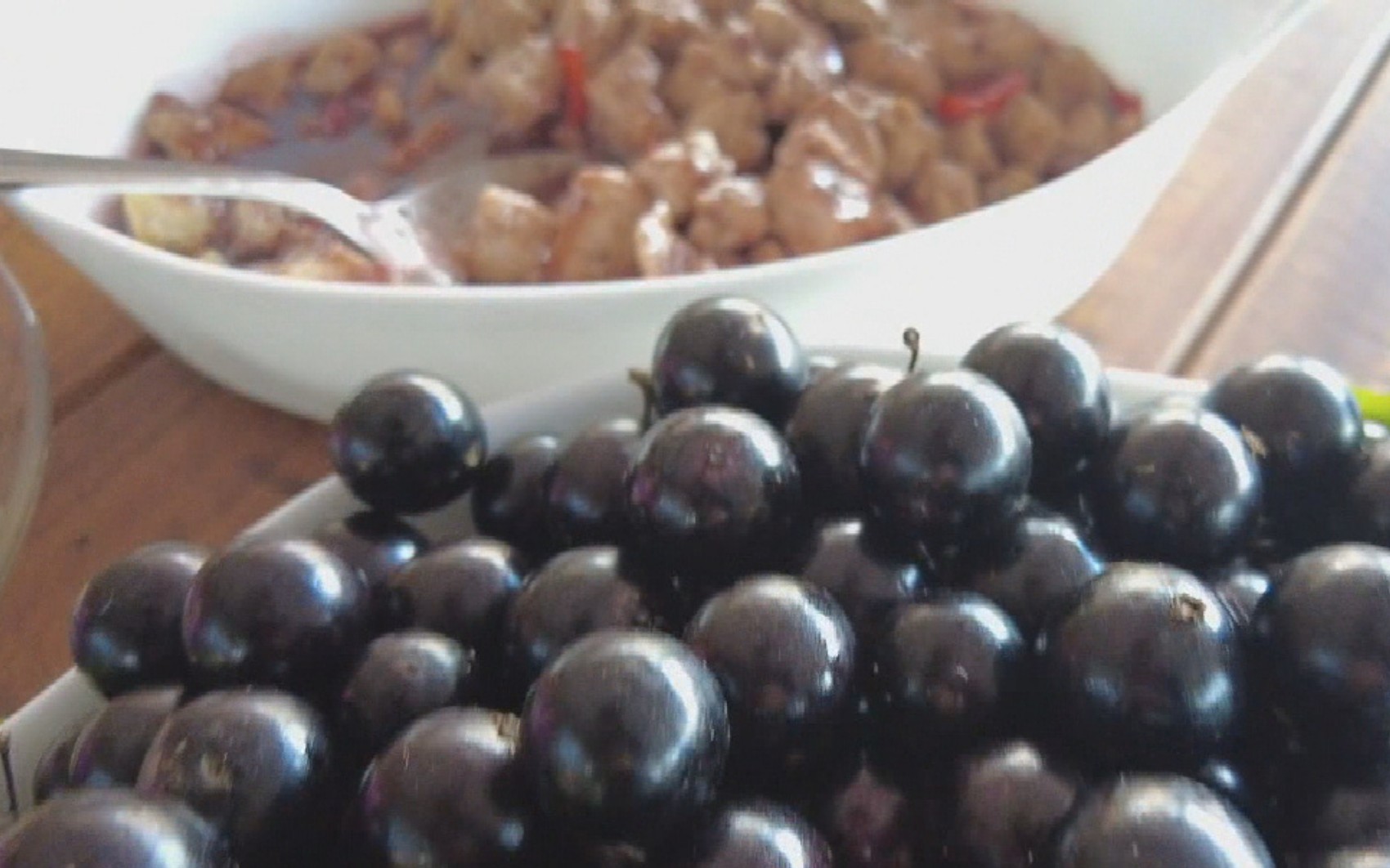 Frango ao encanto de jabuticaba: Jornal do Campo ensina receita saborosa