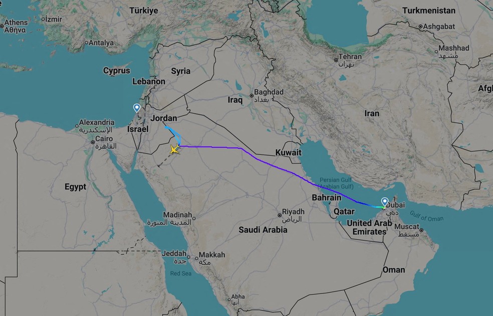 Voo FZ1073 da Flydubai com destino a Tel Aviv desvia rota após incidente a bordo em 30 de setembro de 2026. — Foto: Flightradar24.com/Handout via REUTERS