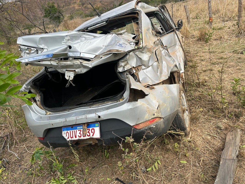 Motorista de aplicativo desaparece após acidente na BR-116; carro foi encontrado capotado em Jampruca — Foto: Redes sociais