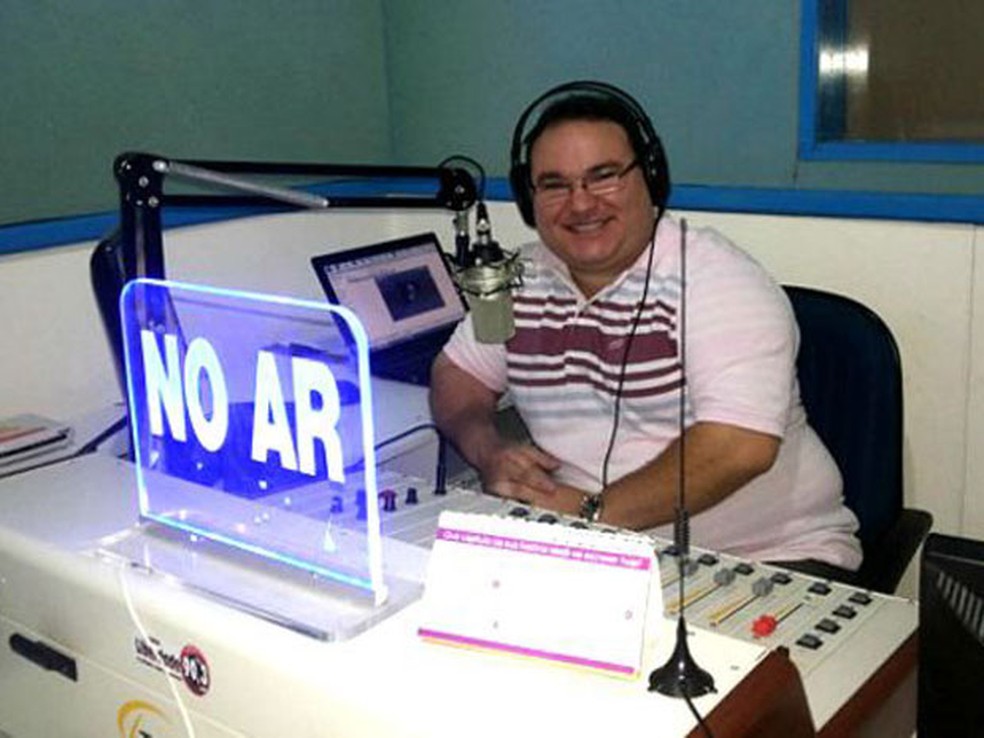 Radialista Gleydson Carvalho, morto dentro de rádio no Ceará em agosto; crime teve repercussão internacional e investigação responsabilizou políticos  — Foto: Arquivo Pessoal