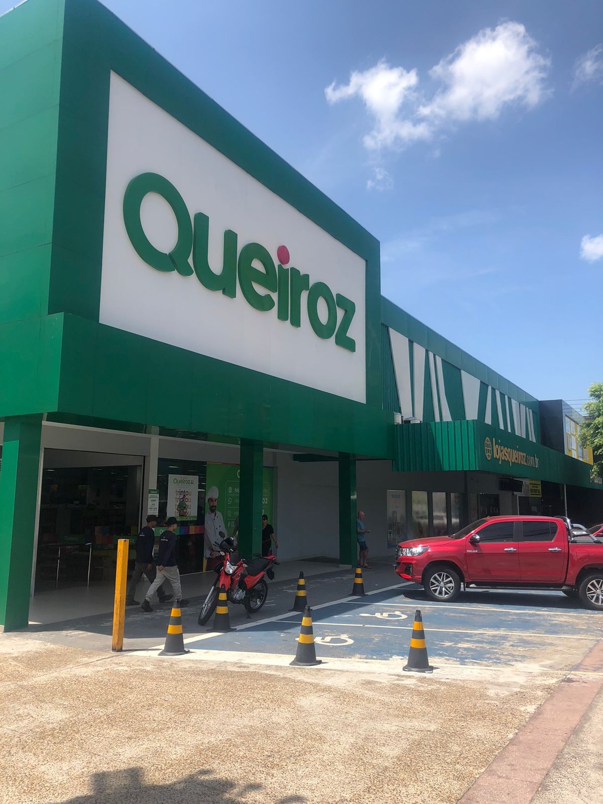 Queiroz cresce 20% em Manaus