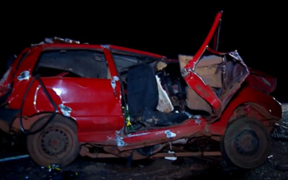 Motorista morre ao tentar fazer ultrapassagem na BR-452, diz polícia — Foto: Reprodução/TV Anhanguera