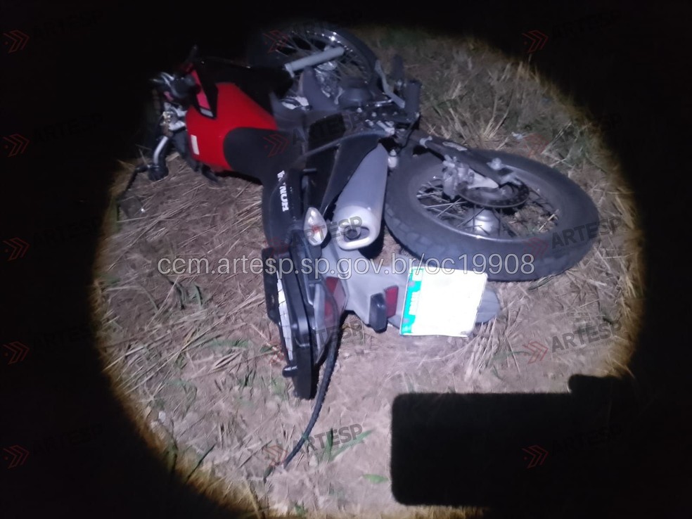 1 de 1
Motociclista morre ap&oacute;s perder controle da dire&ccedil;&atilde;o e entrar no canteiro central na SP-300 &mdash; Foto: Artesp/Divulga&ccedil;&atilde;o