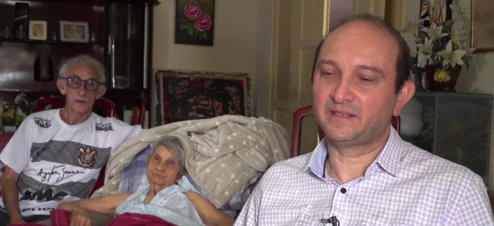 Sobrinho Jussier foi o responsável por realizar reencontro da mãe com o tio — Foto: Reprodução/Inter TV Cabugi