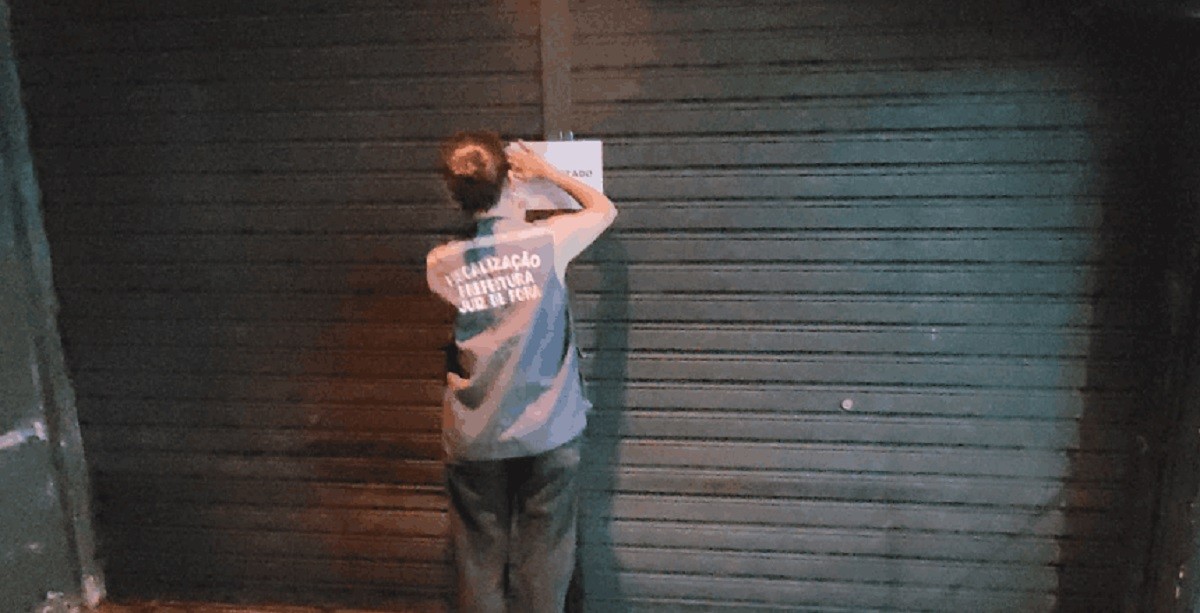 Bar é interditado após 14 infrações e funcionar sem alvará em Juiz de Fora