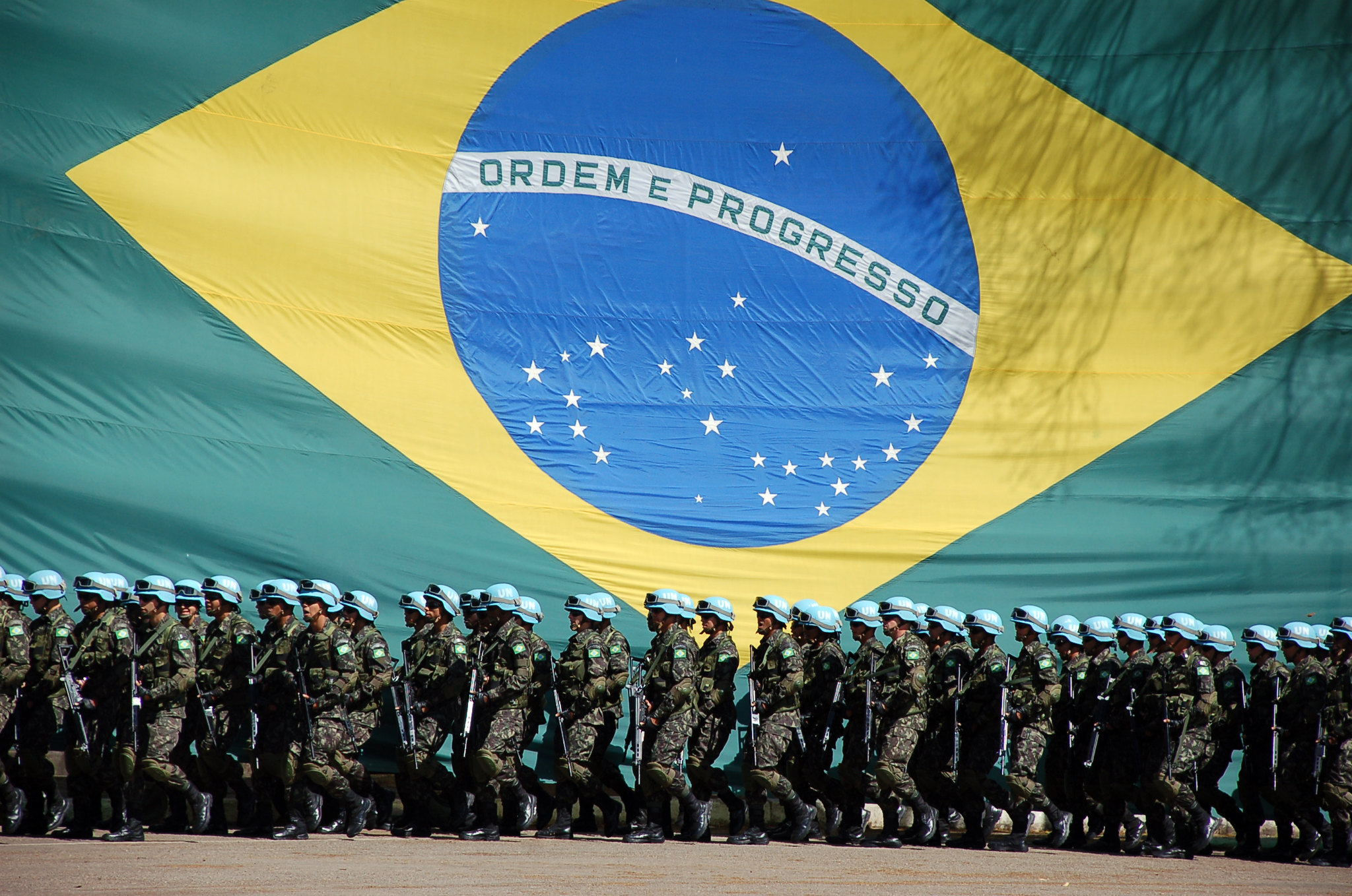 É #FAKE que Lula pediu 'alistamento militar imediato' de jovens que fazem 18 anos em 2026 por causa da guerra entre EUA e Irã