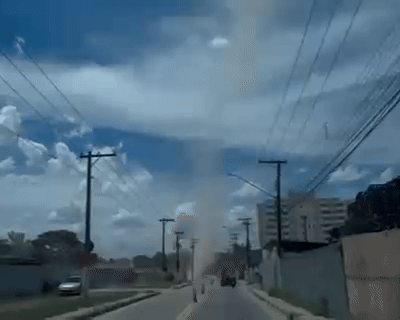 Vídeo flagra redemoinho cruzando avenida de Jacareí; morador diz que ficou 'impressionado'