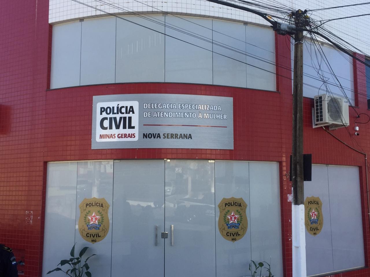 Polícia Civil prende dois homens por tentativas de feminicídio em Nova Serrana