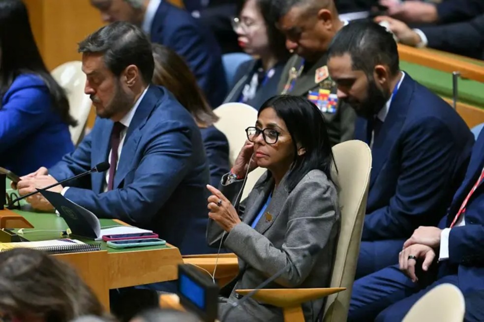 Delcy Rodríguez participou da Assembleia Geral da ONU em Nova York onde Donald Trump discursou na terça-feira — Foto: AFP via Getty Images
