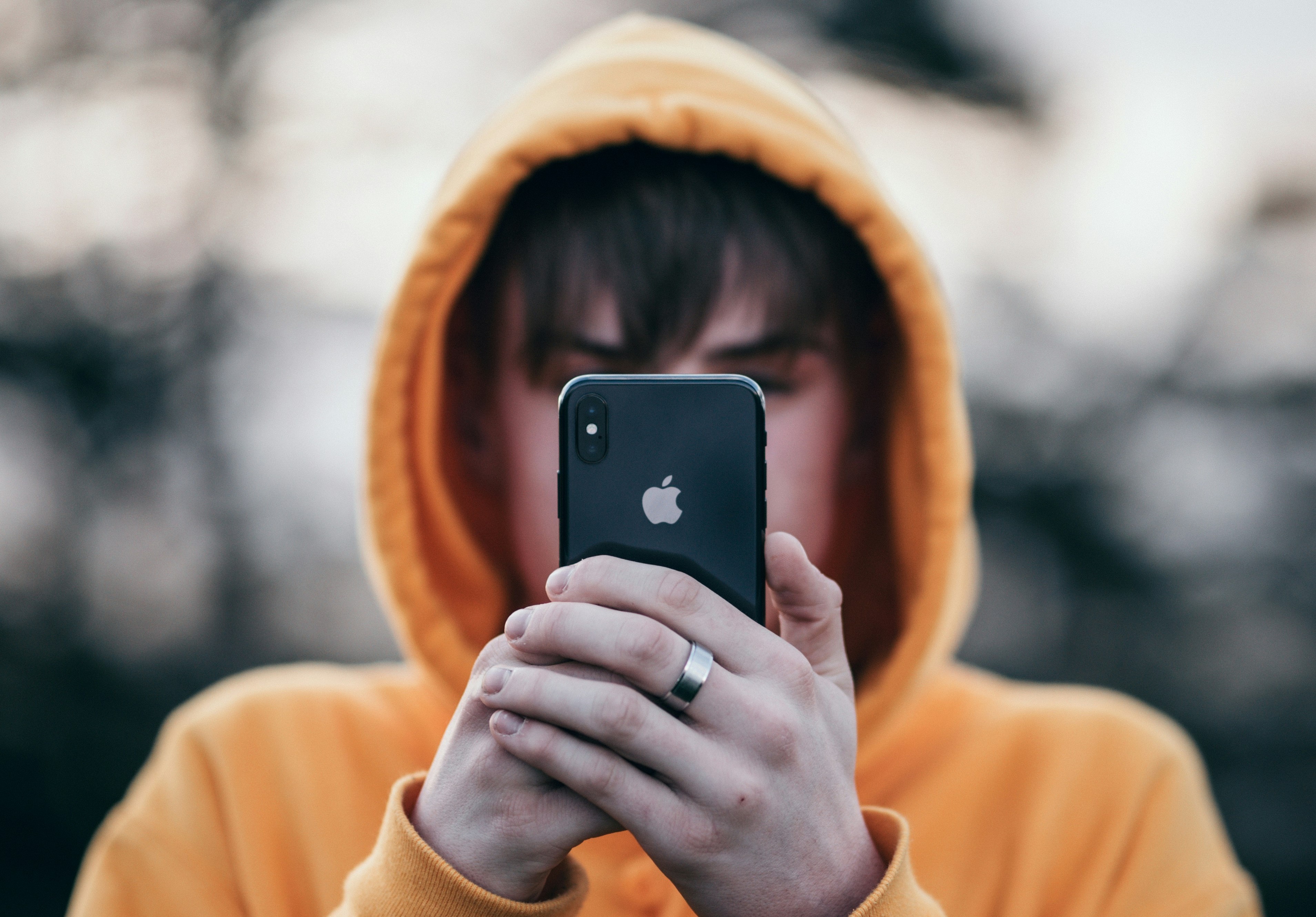 'Clube offline': jovens se unem por convívio e experiências longe das redes sociais