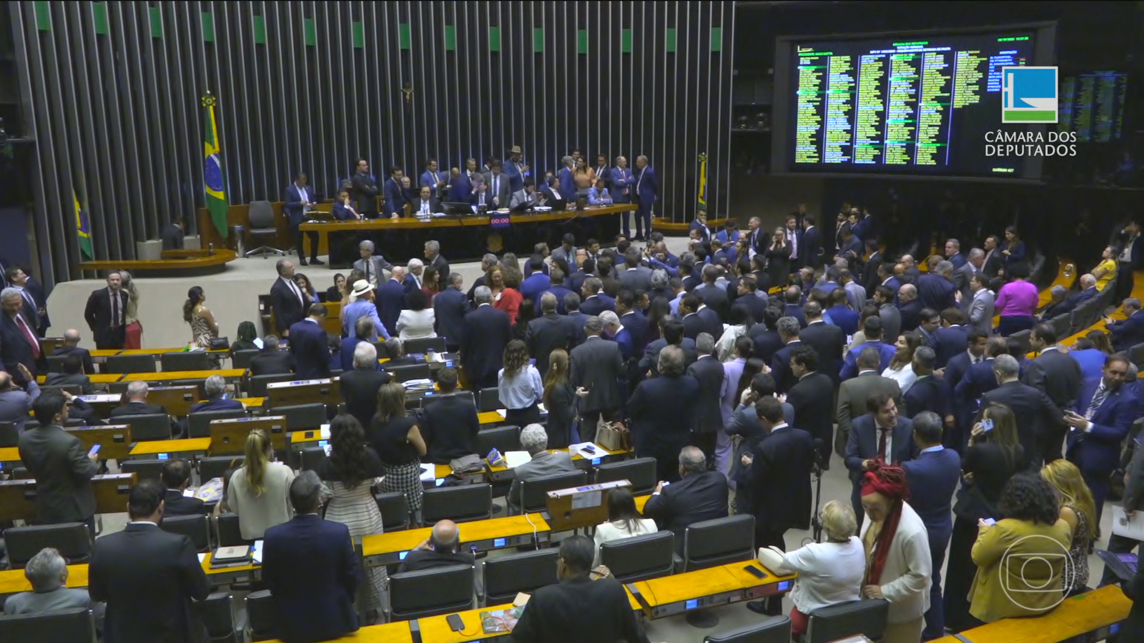 Na data-limite para votação, oposição retira da pauta MP criada para substituir aumento do IOF e impõe derrota ao governo