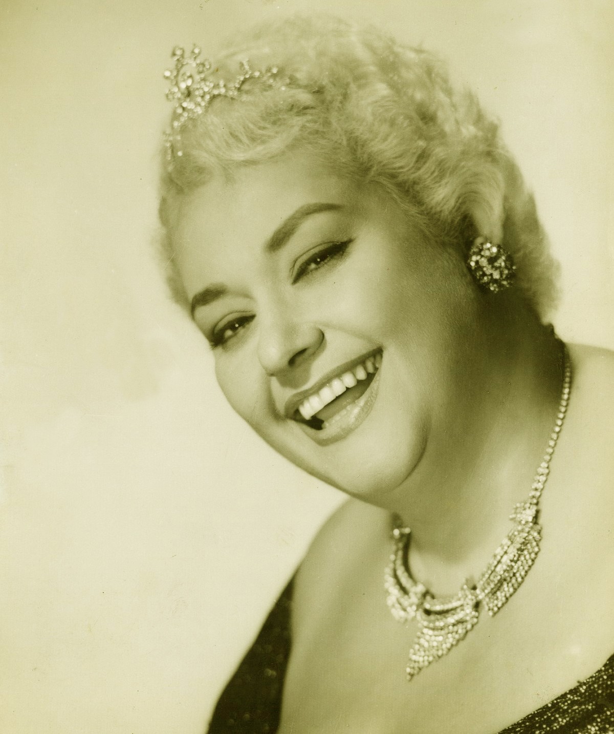 Lenny Eversong, il cantante vittima della grassofobia e cancellato dalla storia della musica brasiliana, è oggetto di un libro |  Il blog di Mauro Ferreira