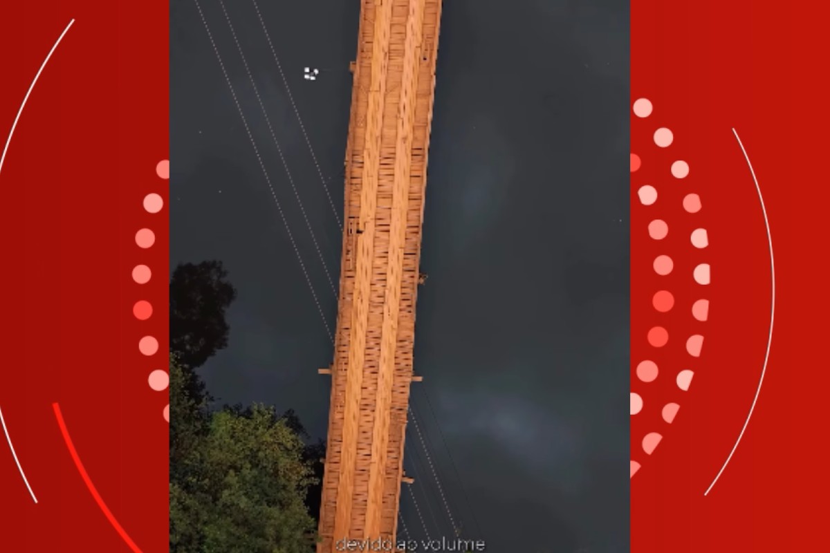 Ponte de madeira é interditada por risco de colapso após fortes chuvas elevarem nível do rio em MT