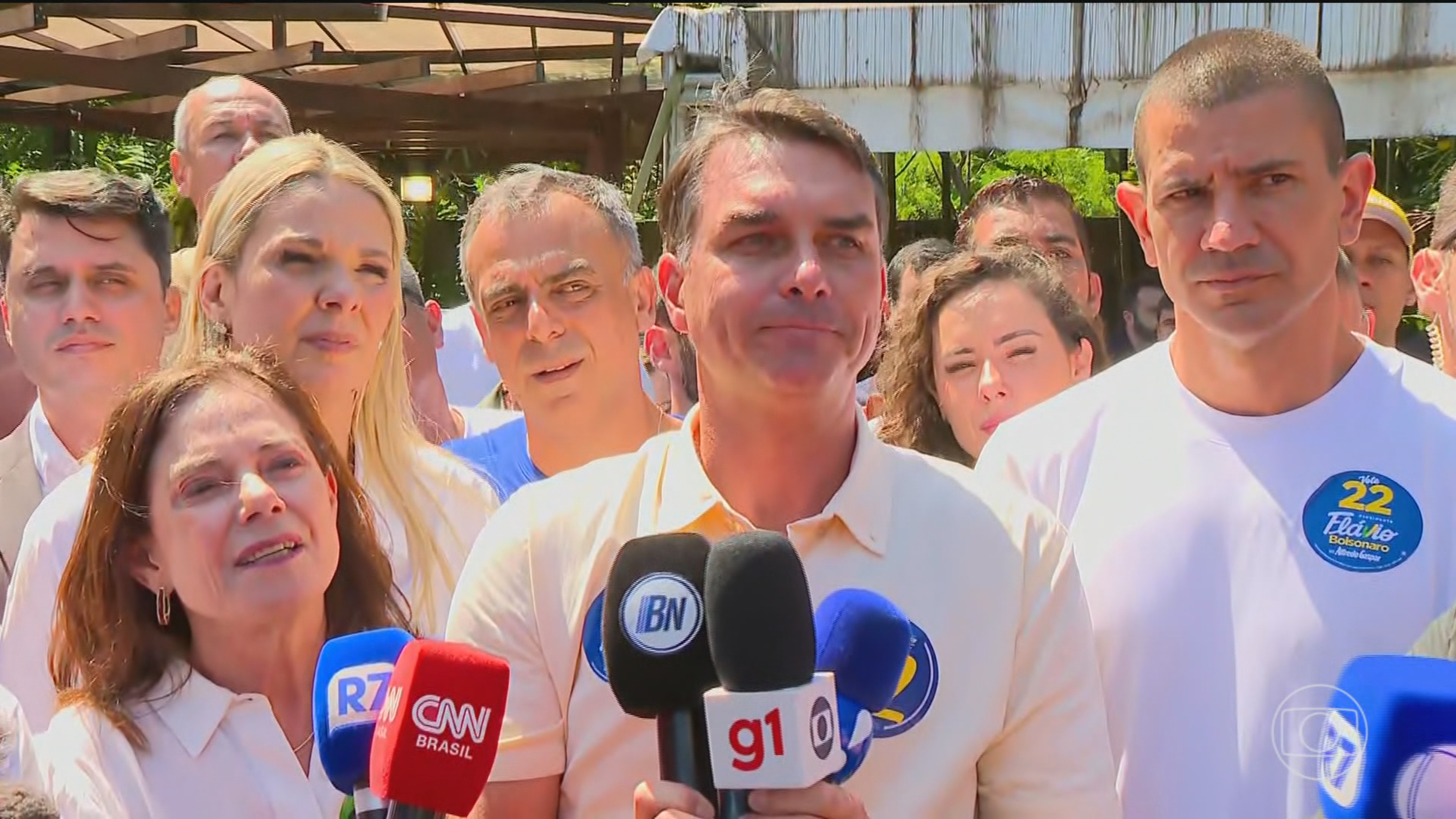 Flávio Bolsonaro, candidato do PL à Presidência, se reúne com lideranças políticas no Rio | G1