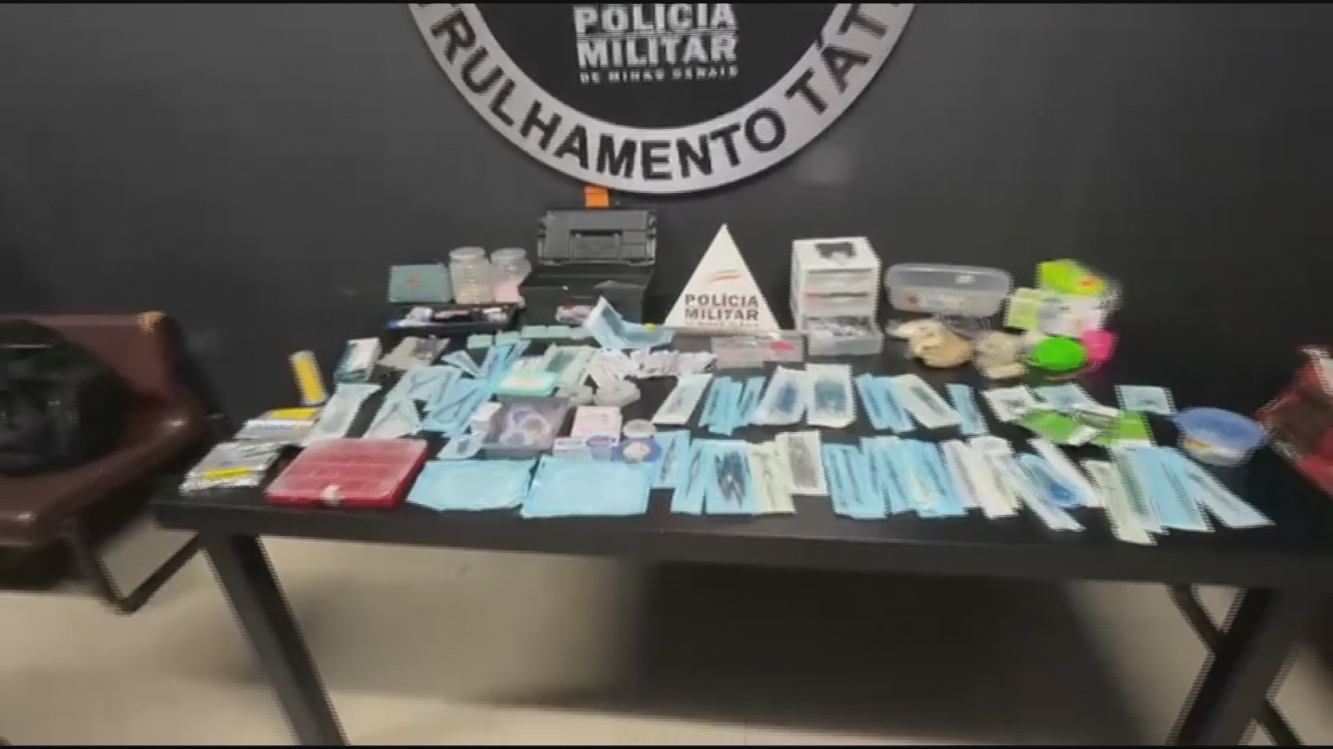 Dentista descobre revenda de materiais furtados e arma encontro que termina na prisão de suspeitos