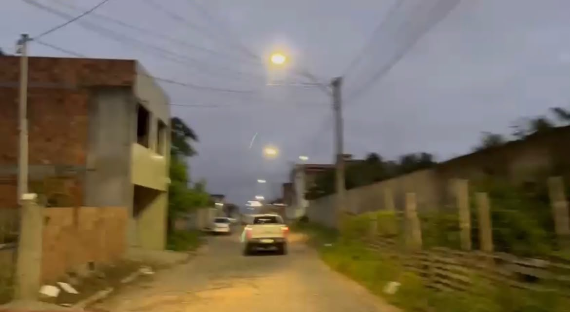 Três pessoas são presas em operação contra grupo que vendia armas e drogas por delivery na Bahia