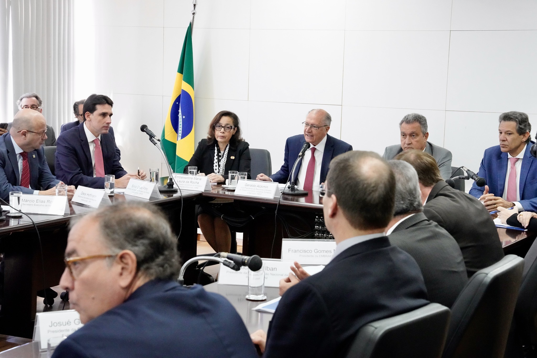 Exportadores do Brasil discutem tarifaço de Trump