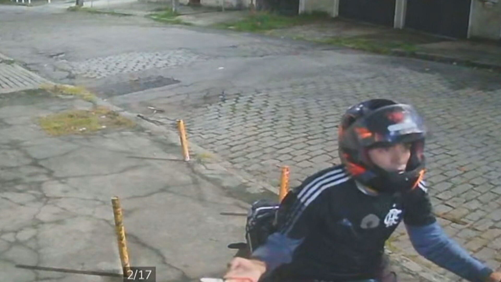 Câmeras de segurança flagram tentativa de assalto a PM; policial foi a 3ª vítima de quadrilha em 12 minutos