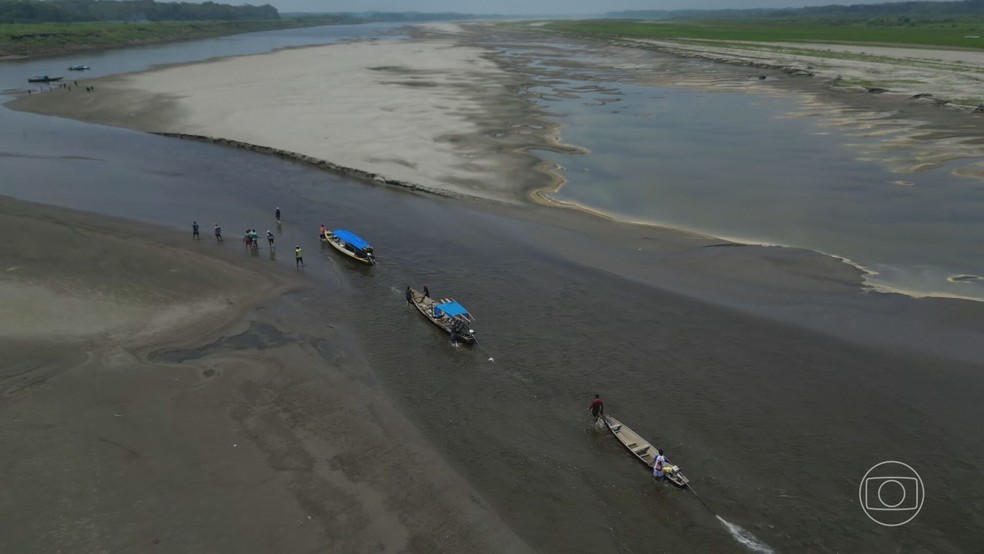 Moradores do Amazonas sofrem com a pior seca do Rio Solimões — Foto: Reprodução/TV Globo