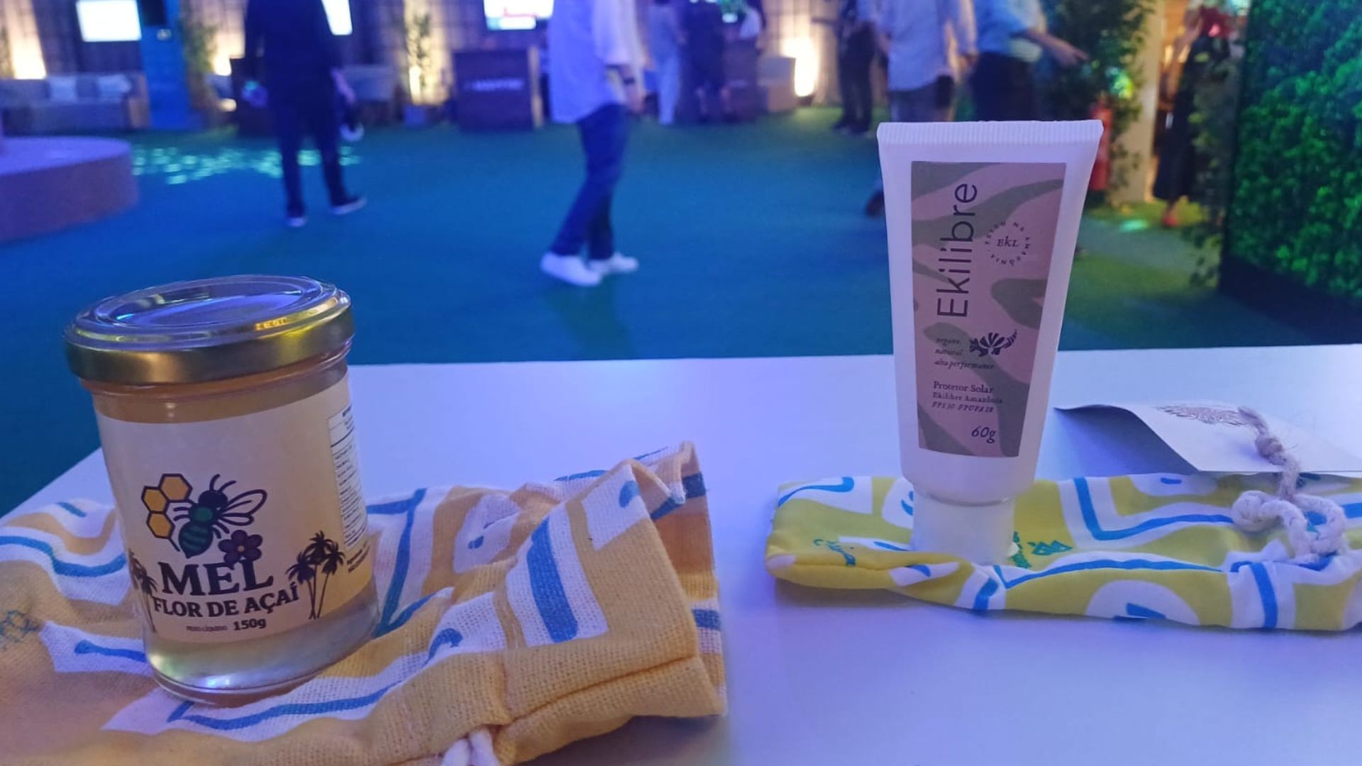 Mel de flor de açaí produzido no Amapá vira destaque na COP30: ‘o mundo precisa conhecer’