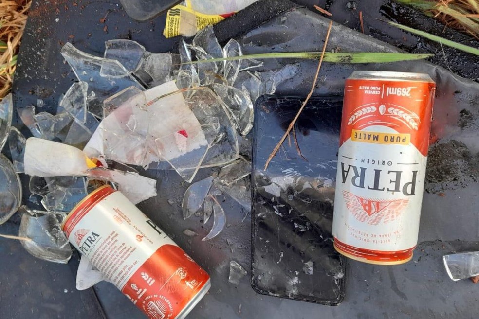 Bebidas encontradas dentro da cabine do veculo. ? Foto: Polcia Militar Rodoviria