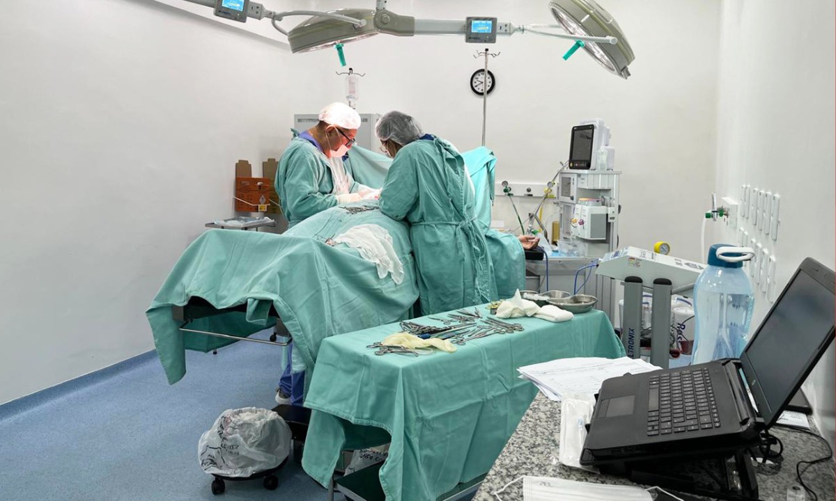 Lista de mulheres selecionadas para nova etapa de cirurgias de gigantomastia é divulgada em Feira de Santana; saiba mais