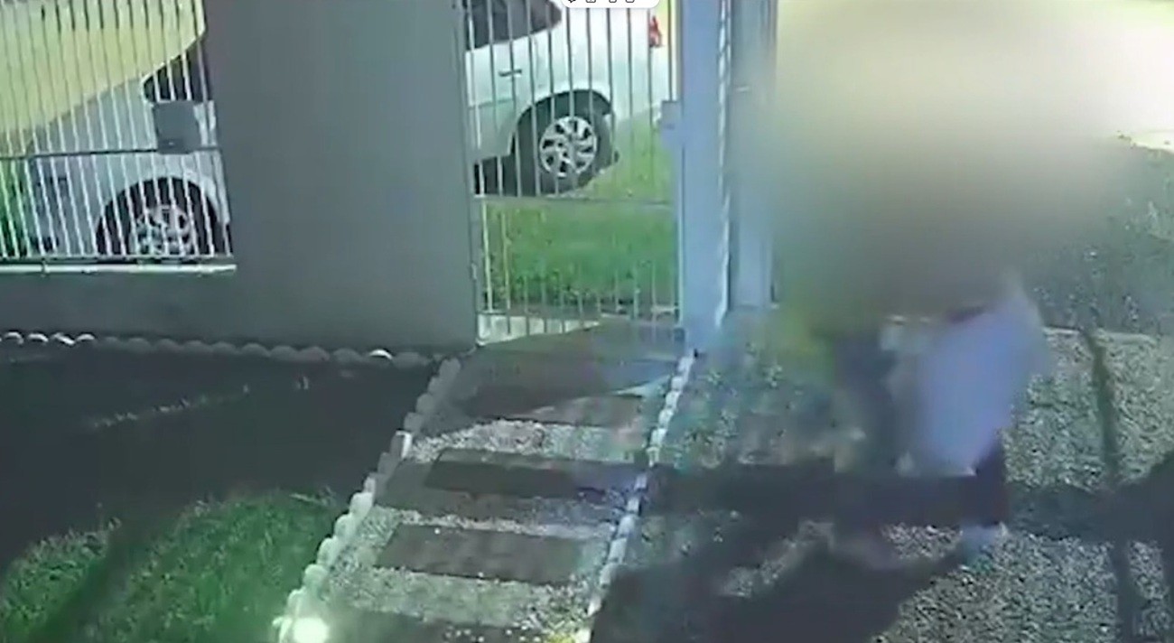 PM da reserva é flagrado agredindo e ameaçando com arma a mulher em SC; VÍDEO