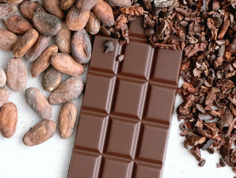 Na prévia da inflação de fevereiro, o chocolate em barra e o bombom acumulam alta de 26%, em 12 meses, segundo o IBGE. — Foto: Unsplash/ Tetiana Bykovets