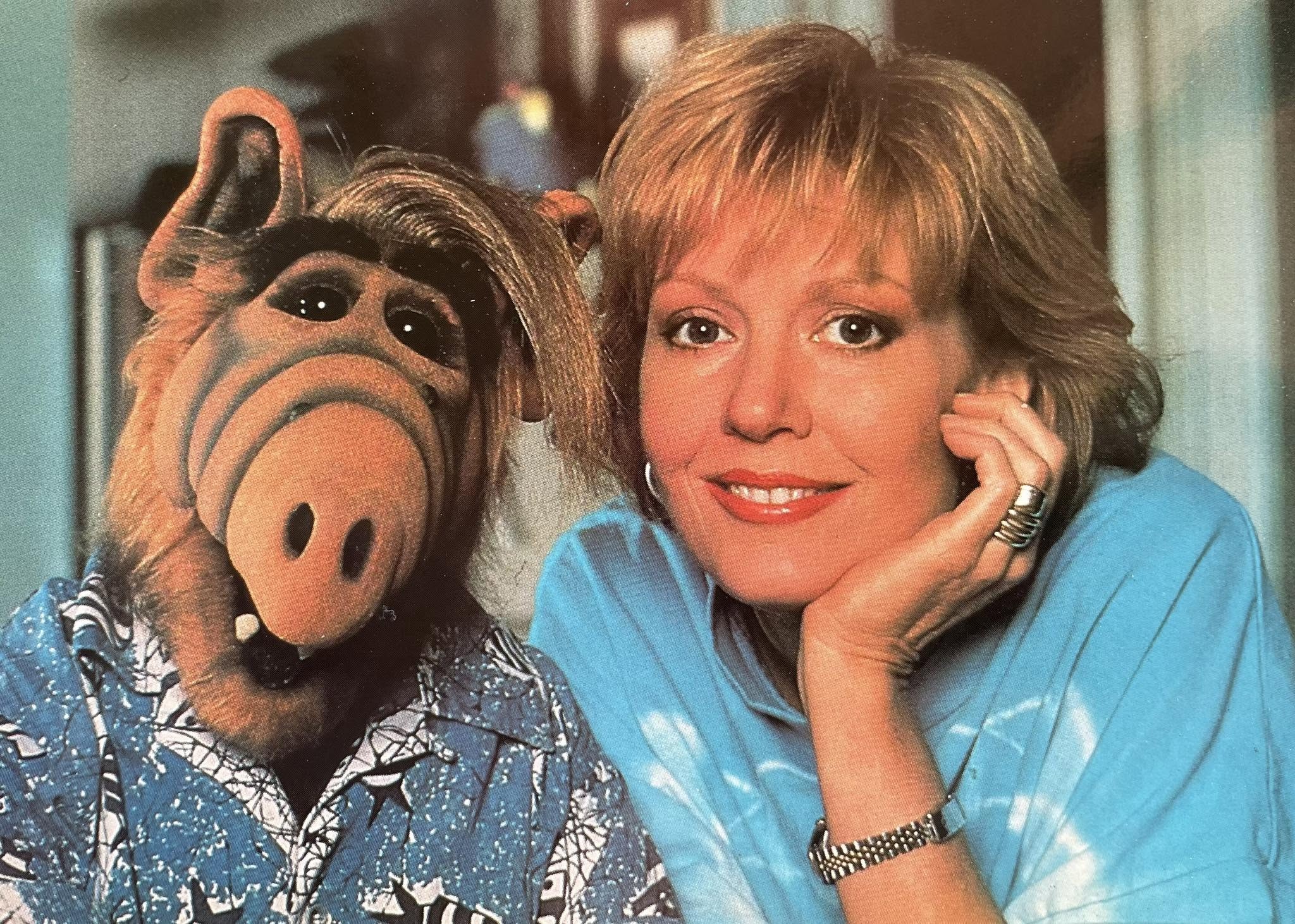 Anne Schedeen, estrela de 'Alf, O ETeimoso', morre aos 77 anos