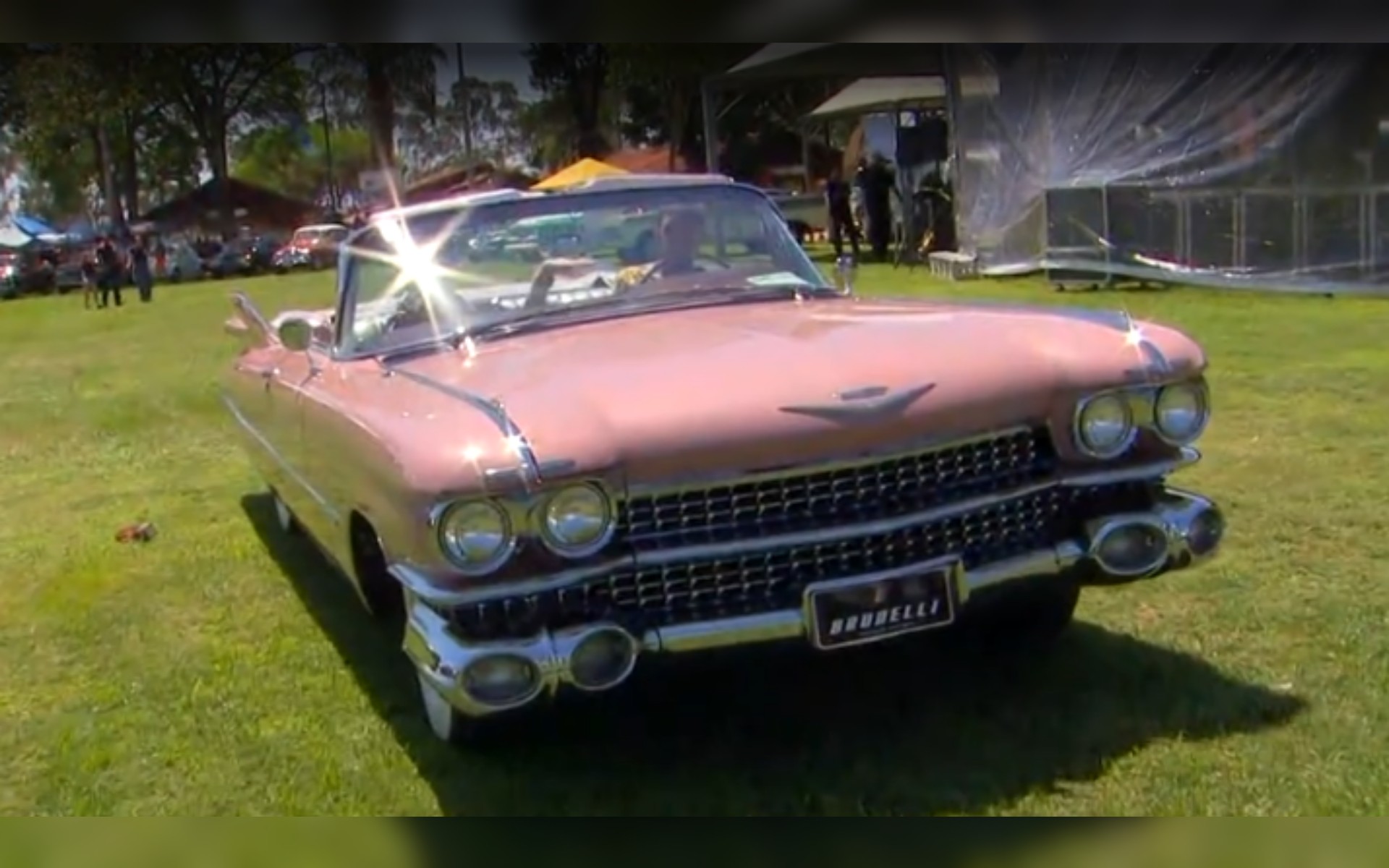 Carros de 100 anos e Cadillac 'Rabo de Peixe' são destaque em feira de automobilismo retrô em Rio Preto