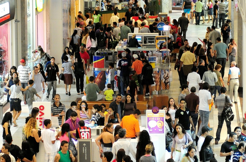 Comércio funciona em horário especial para vendas de final de ano, no ES | Espírito Santo | G1