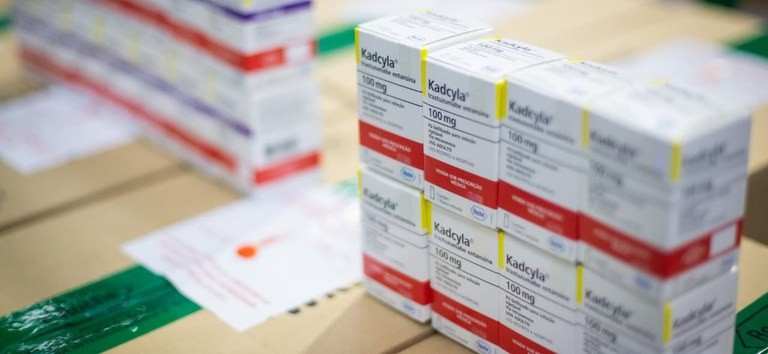 Outubro Rosa: Amazonas recebe 112 unidades de medicamento inovador para câncer de mama pelo SUS