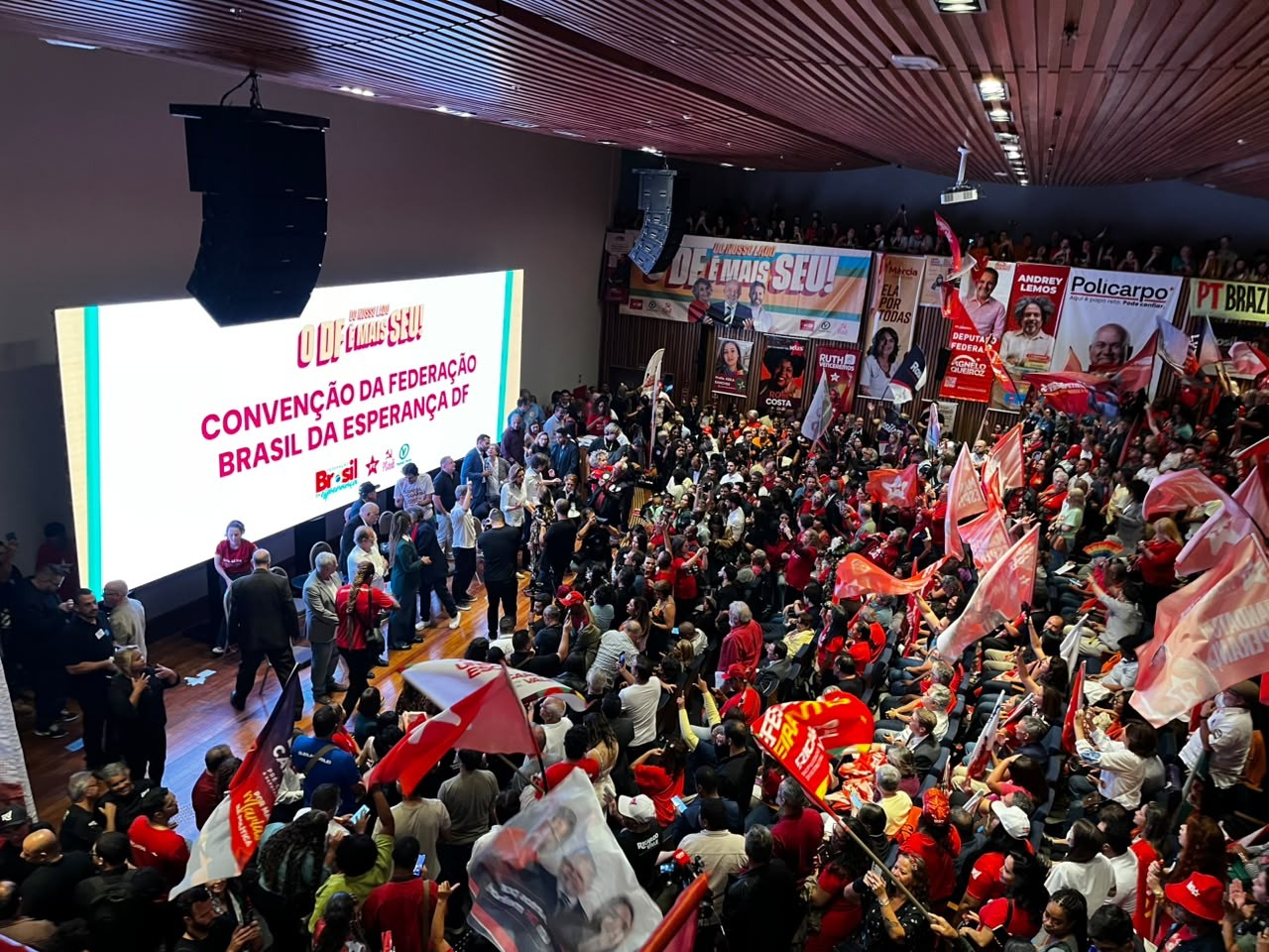 PT anuncia Leandro Grass candidato ao governo do Distrito Federal e Erika Kokay ao Senado