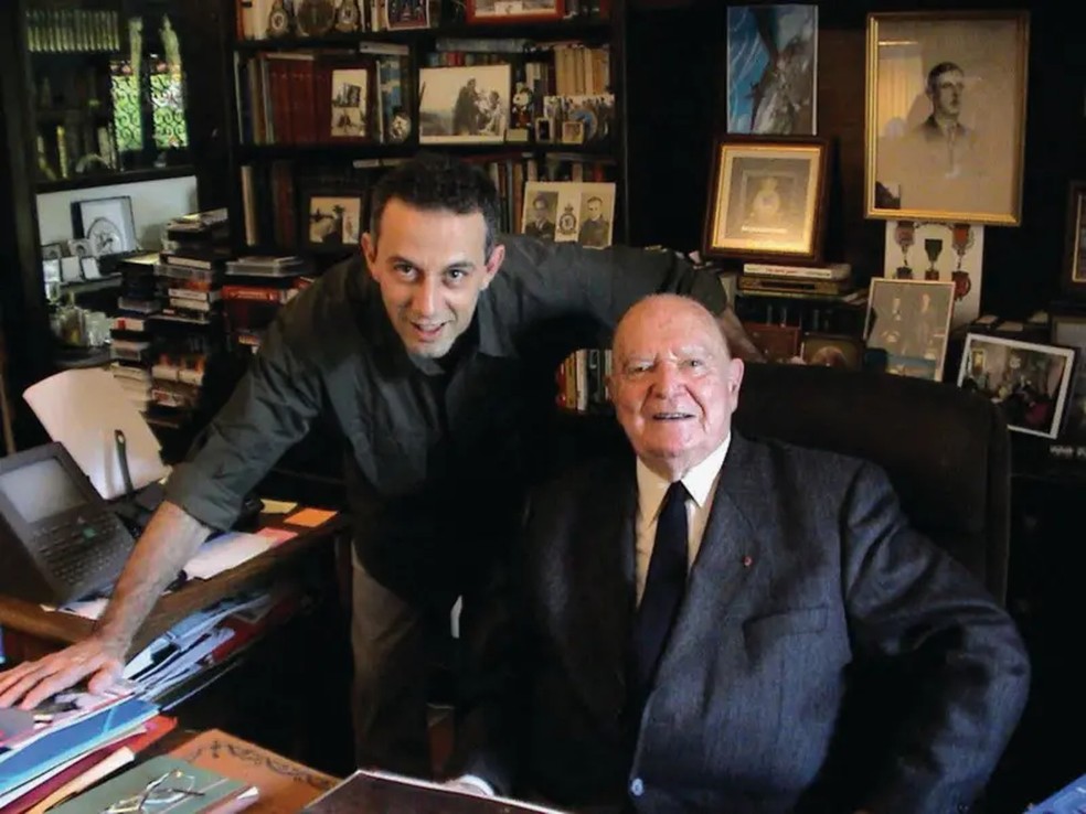 João Barone e Pierre Clostermann, em 2004 — Foto: BBC/Acervo pessoal