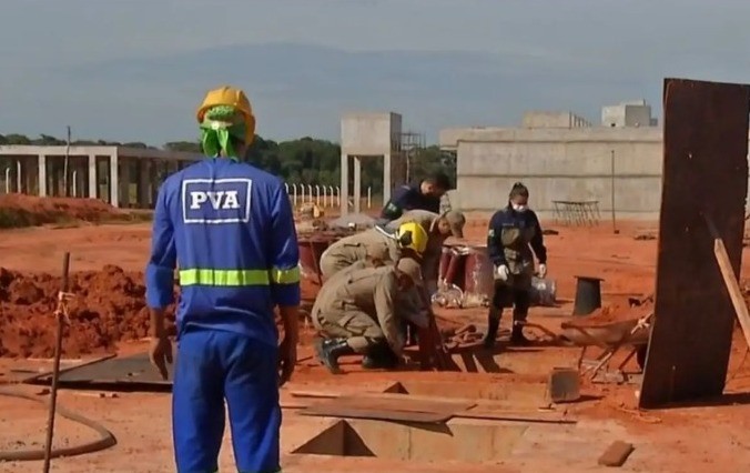 Trabalhador morre após cair em duto de 7 metros durante reparo em esgoto em MT