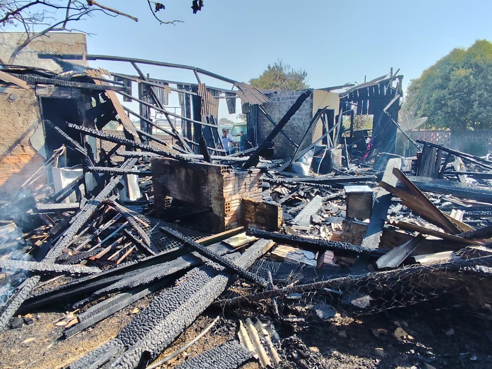 Bebê de 1 ano e quatro meses morre em incêndio em casa de madeira em Paranaíta. — Foto: Polícia Civil de Mato Grosso