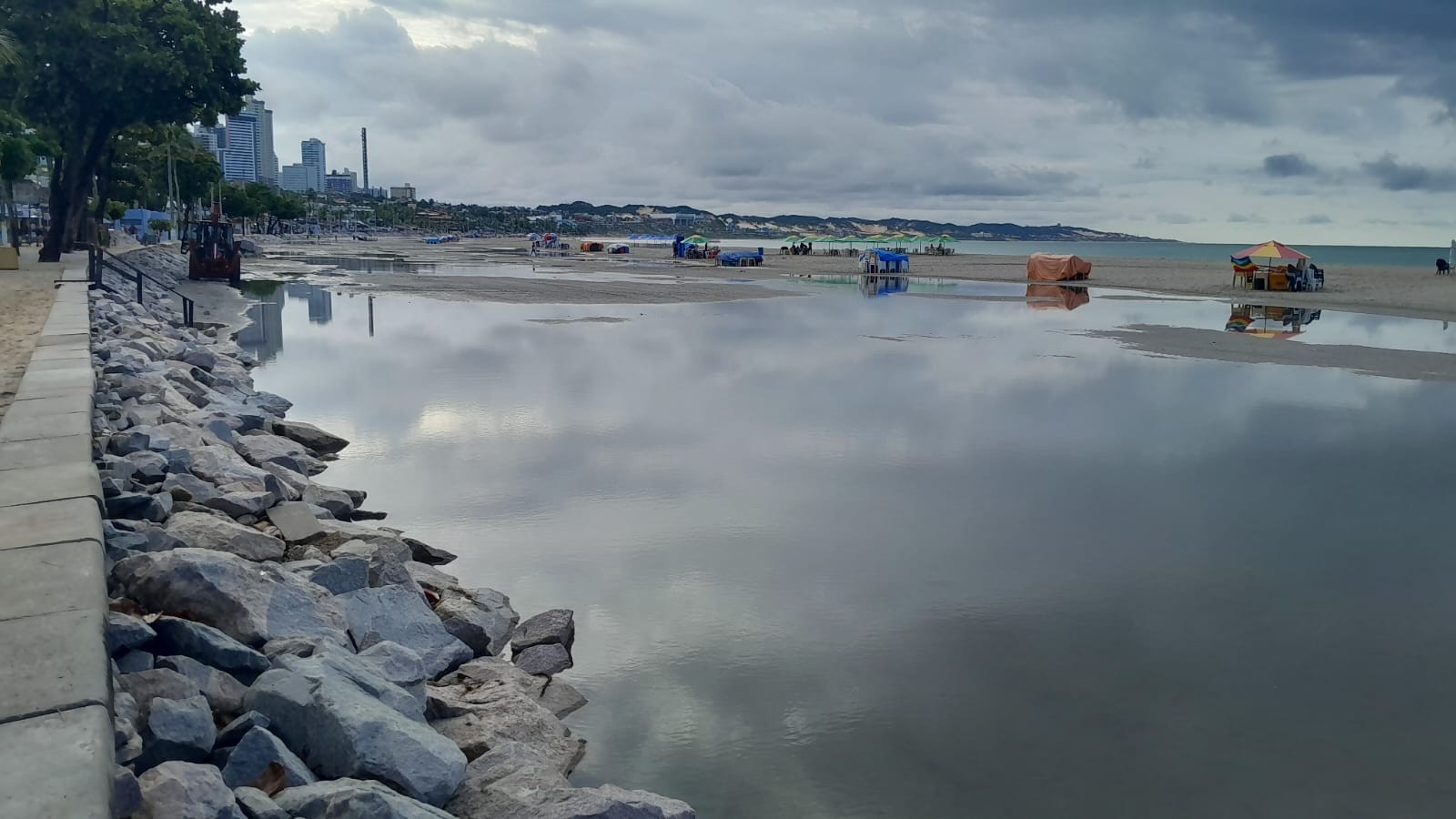 Justiça manda Prefeitura de Natal apresentar dados mensais sobre volume de areia da engorda de Ponta Negra