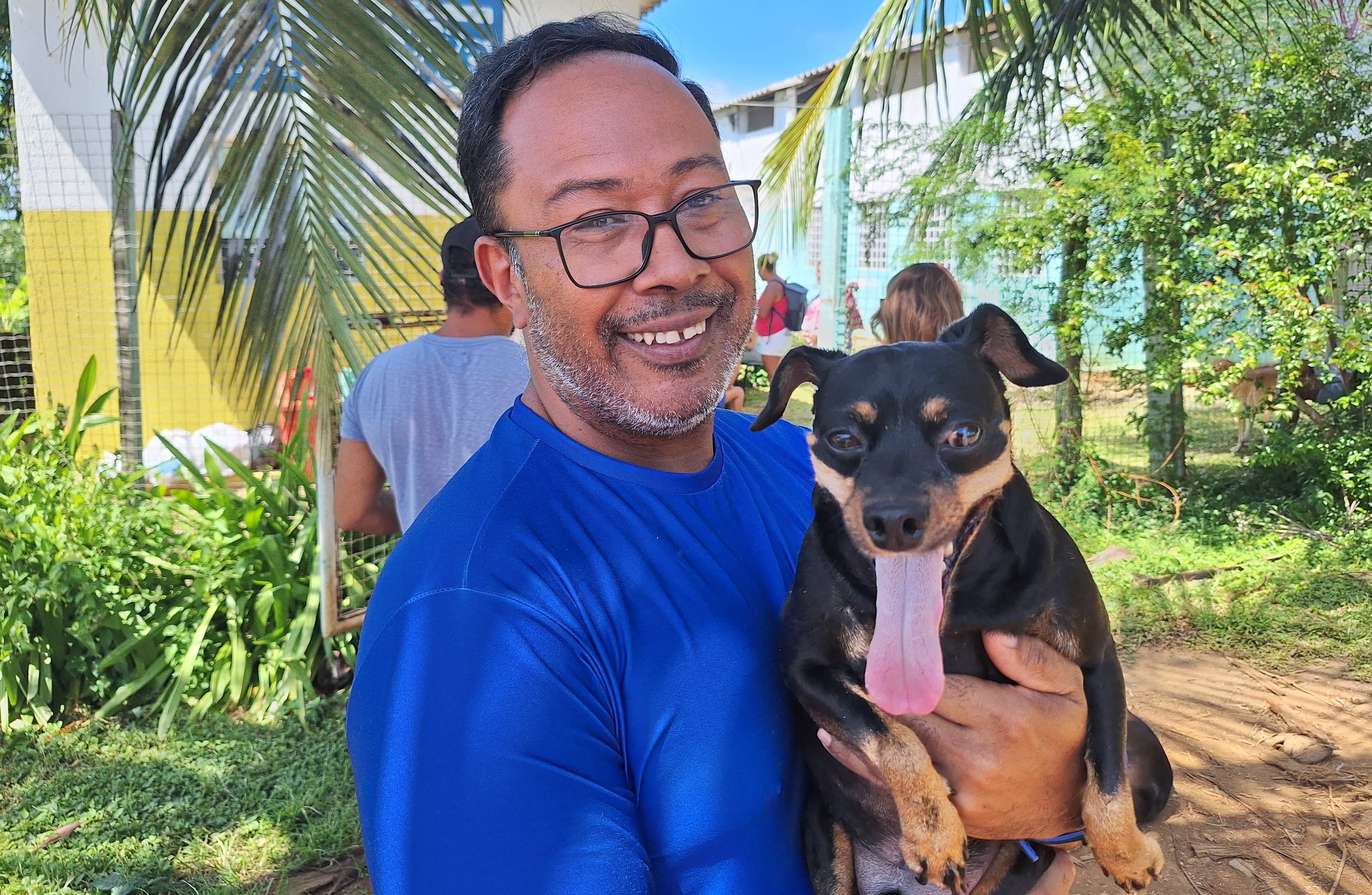 Jornada Animal oferece atendimento veterinário gratuito em Fernando de Noronha; tem até 'odontólogo pet'