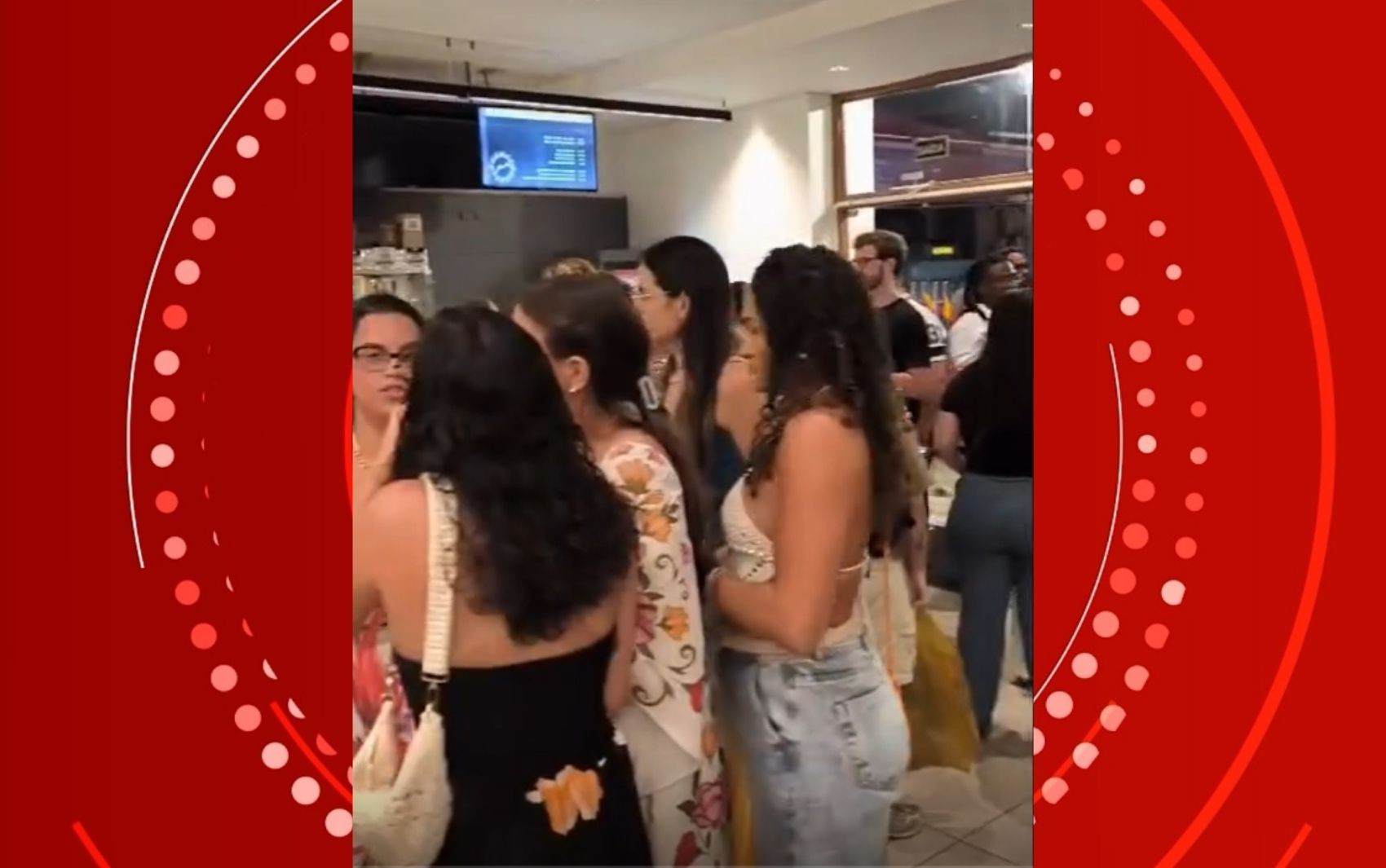 Kleber Mendonça Filho mostra cinema lotado em Salvador após vitórias de Wagner Moura e de 'O Agente Secreto' no Globo de Ouro