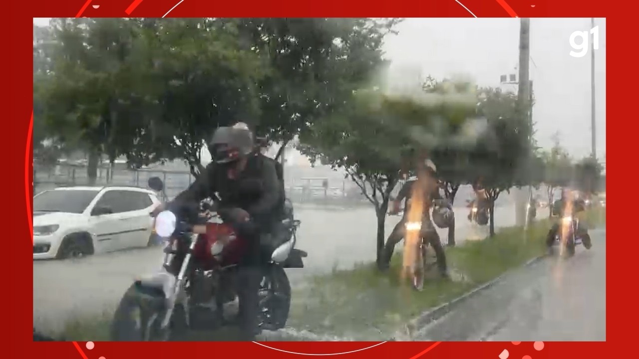 Manaus registra 72 ocorrências durante chuva forte nesta quarta-feira, informa prefeitura