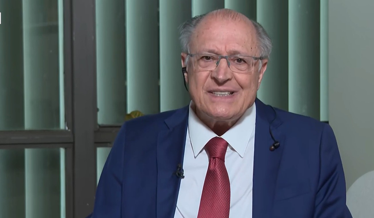 
'Não saímos da mesa de negociação', diz Alckmin após Trump impor novo tarifaço a produtos brasileiros