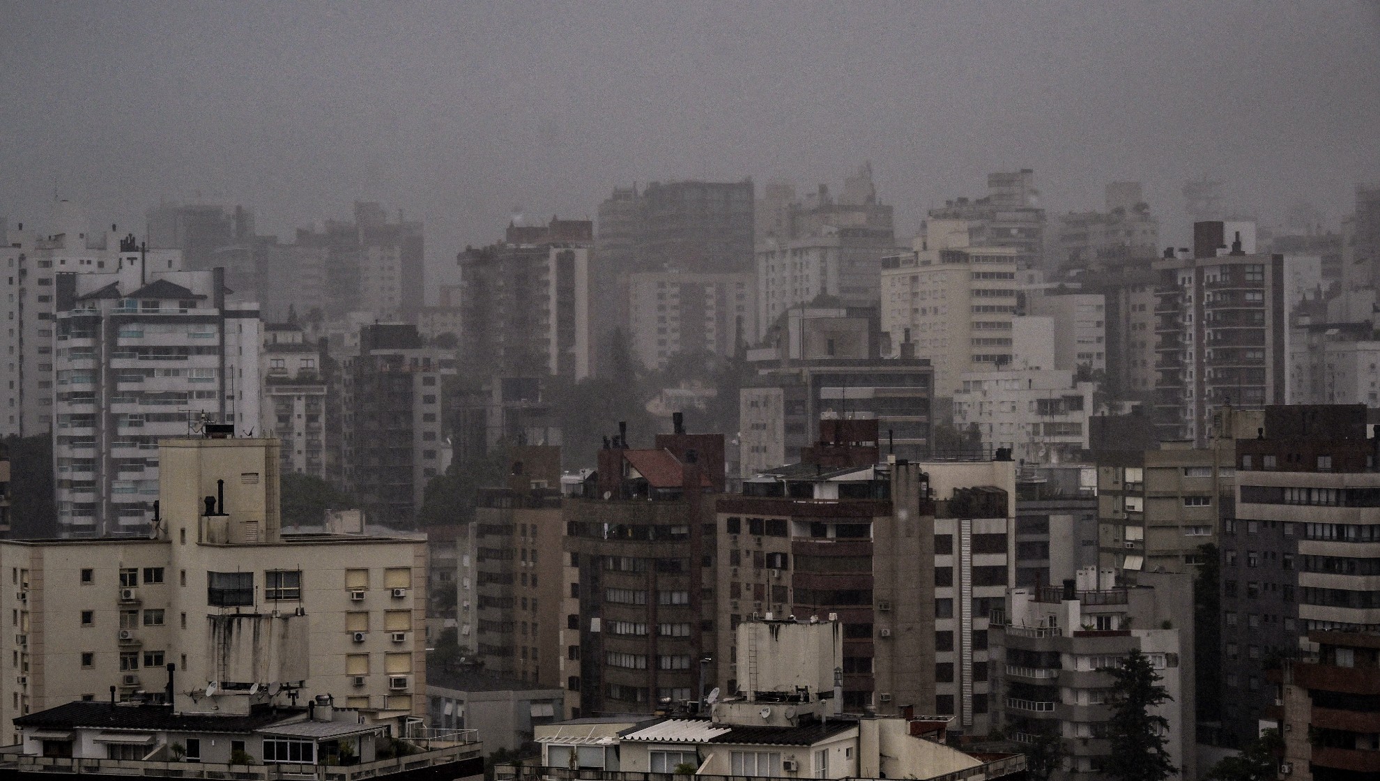 Frente fria chega ao Sul com temporais nesta quinta; chuva forte atinge Norte e Nordeste até o fim de semana