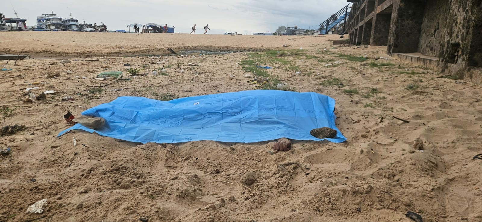 Corpo de homem despido é encontrado na Orla de Santarém com camisa em volta da cabeça