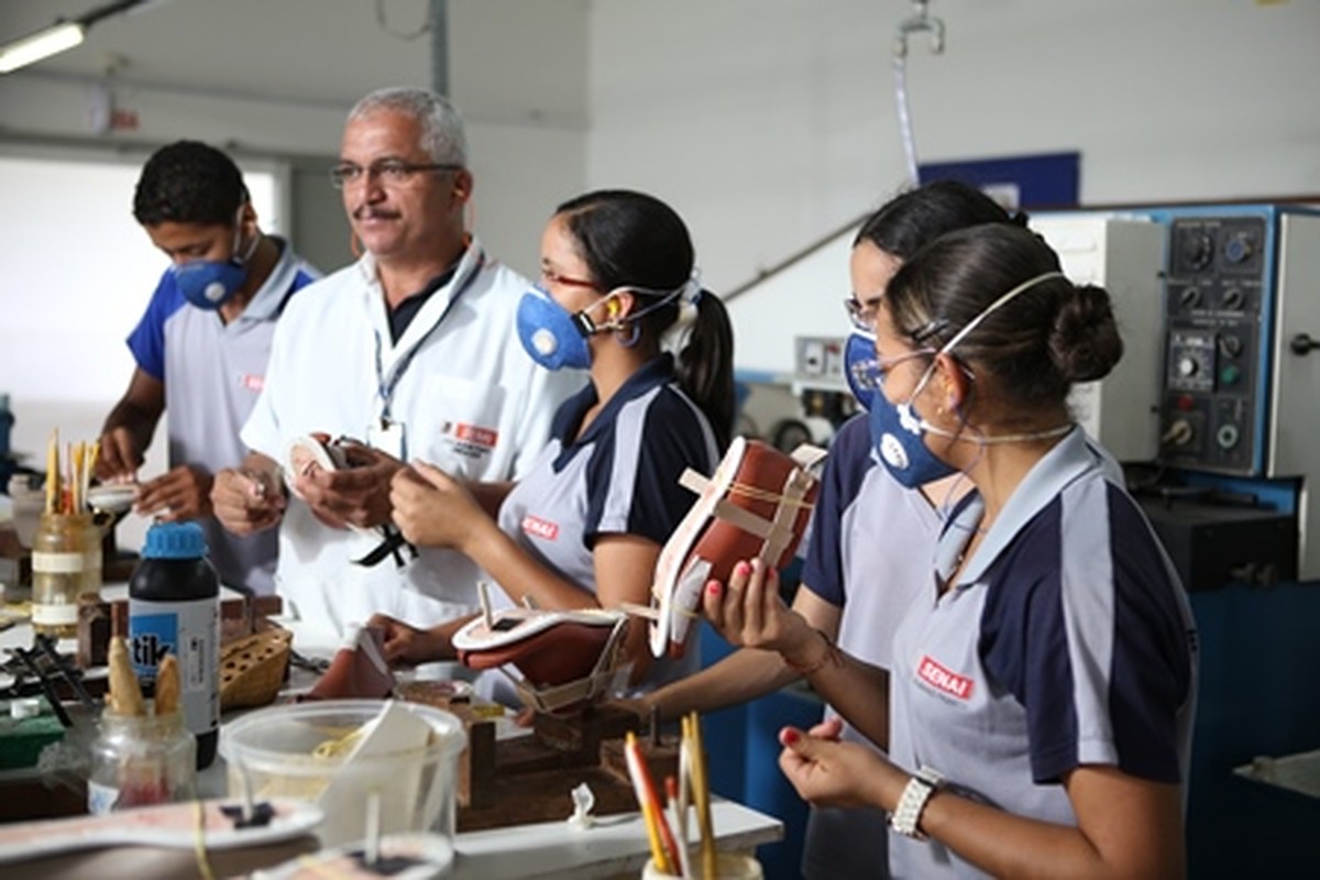 SENAI oferece cursos gratuitos na área de calçados em Campina Grande ...