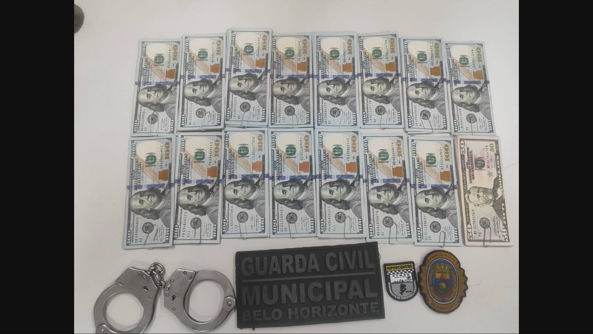 Homem furta bolsa com US$ 16 mil dólares no centro de BH, foge mas é preso; VÍDEO
