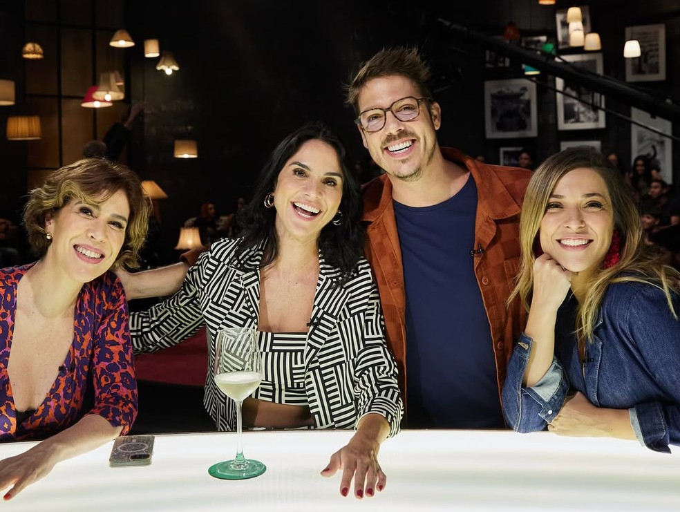 As atrizes Júlia Rabello, Maria Clara Gueiros e Priscila Castello Branco e Fábio Porchat. — Foto: TV Globo/Reprodução