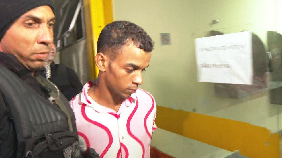 Paulo Sérgio de Lima, o homem que sequestrou um ônibus na Rodoviária do Rio e manteve 16 pessoas reféns por 3 horas — Foto: Reprodução/TV Globo