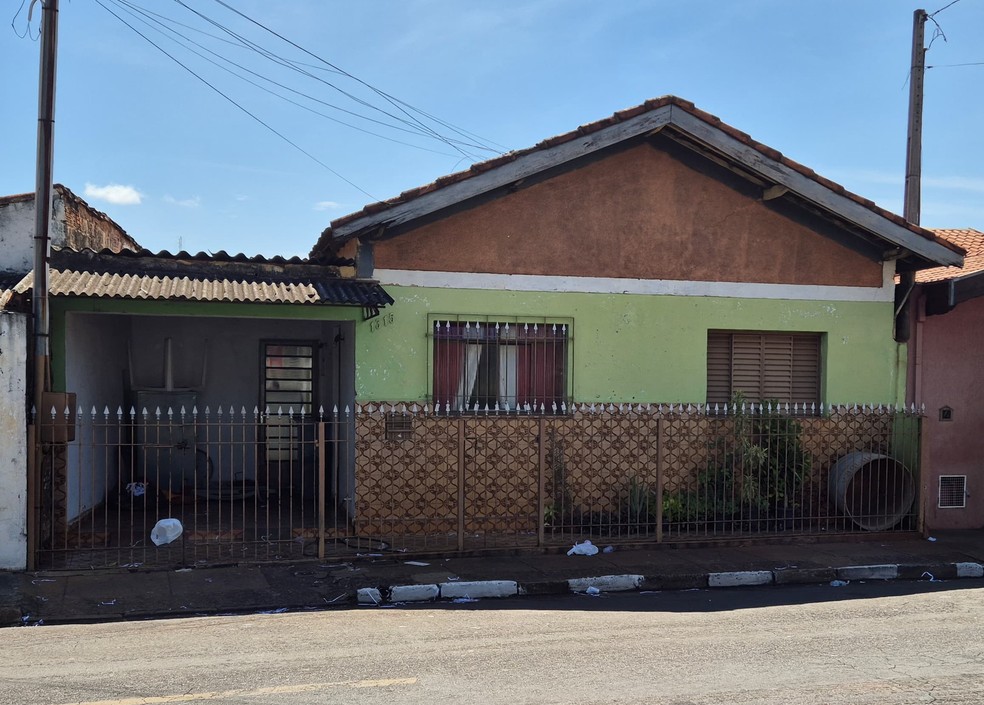 Duas mulheres e uma menina de 10 anos são mortas pelo namorado de uma delas, em Santa Cruz das Palmeiras — Foto: Gustavo Nolasco/EPTV