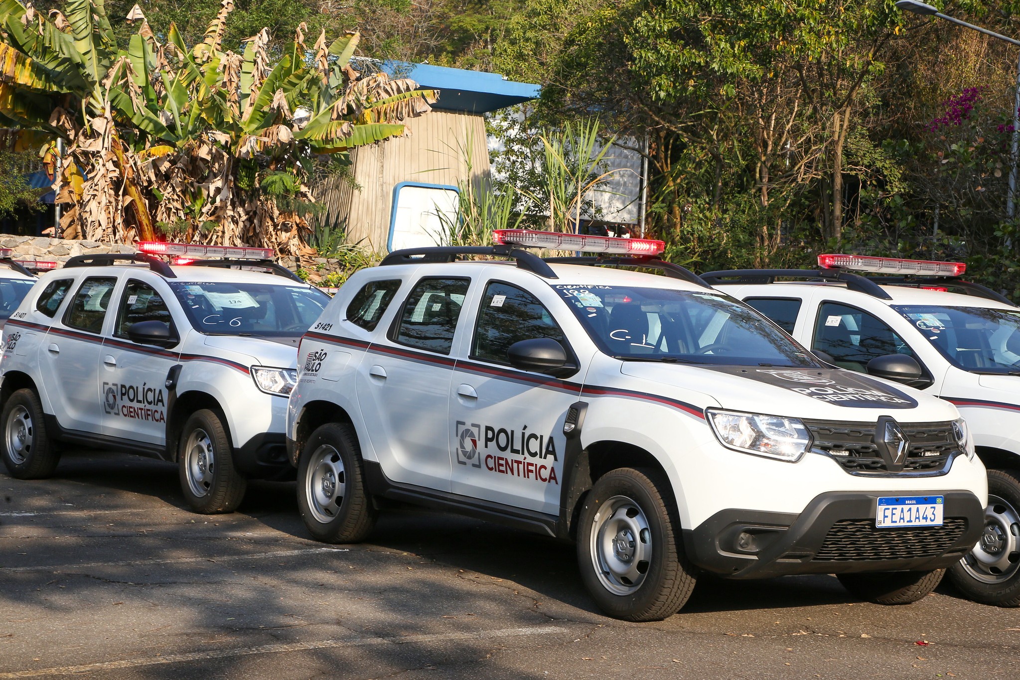 Policial civil é investigado pela Corregedoria após drogas e celulares serem achados no armário dele em Cajamar, na Grande SP