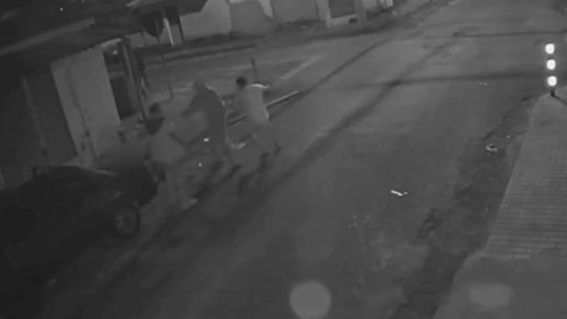 VÍDEO: Homem é espancado e morto após briga no Bairro Luizote de Freitas em Uberlândia